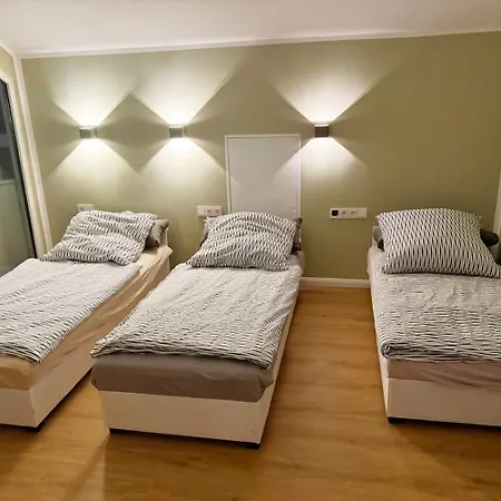 Upscale In Apartment Bergisch Gladbach