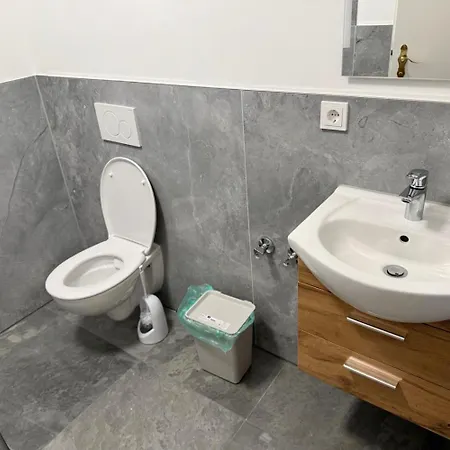 Apartament Upscale In *