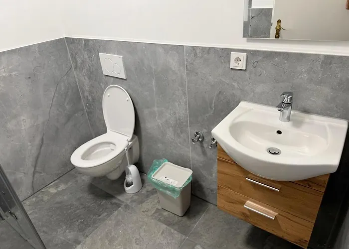 דירה Upscale In *