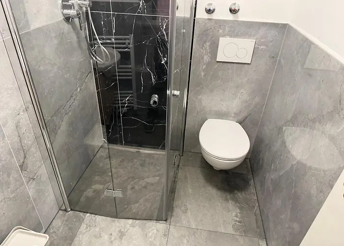 Upscale In * ברגיש גלאדבך